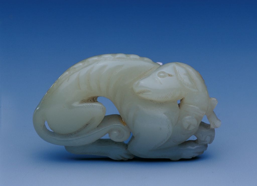 图片[1]-White Jade Crouching Dog-China Archive